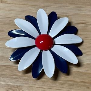 Vintage Daisy Flower Brooch in Navy, White & Red